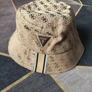 GUESS 새상품 버킷햇