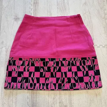 미사용 새상품 xgirl 불꽃 디자인 체크 핑크 타이트 스커트