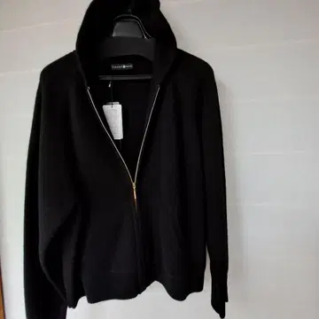 [택 포함 새상품] 타카시마야 캐시미어 100% 집업 후드티 블랙