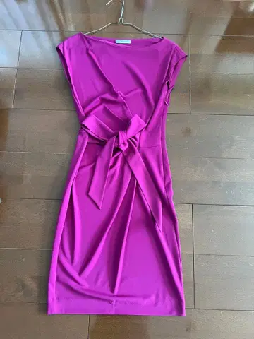 다이앤 슬리브리스 무릎 기장 원피스 핑크