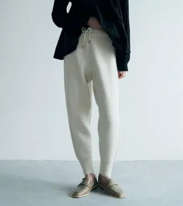 MARJOUR KNITJOGGERPANTS 니트 조거 팬츠 마주르