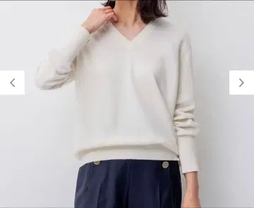 미사용급 23구 퓨어 캐시미어 V넥 니트 스웨터 에크루 아이보리