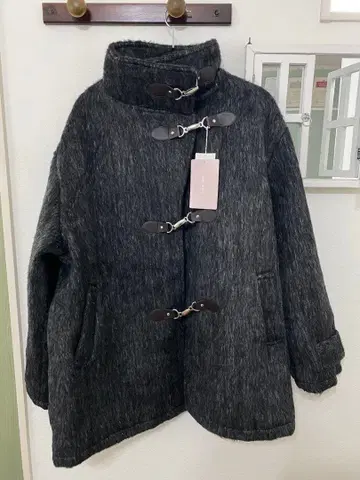 그레이 계열 더플 코트