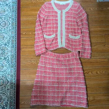 르 수크 살몬 핑크 계열 소프트 트위드 자켓 & 스커트 세트