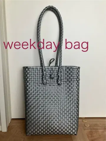 메케아리사 weekday gummy bag