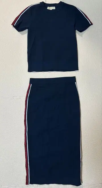 MICHAEL KORS 네이비 스커트 셋업