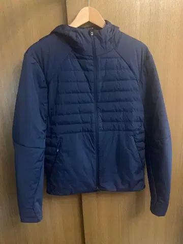 컨디션 최상 lululemon 룰루레몬 경량 다운 자켓 후드 부착 네이비