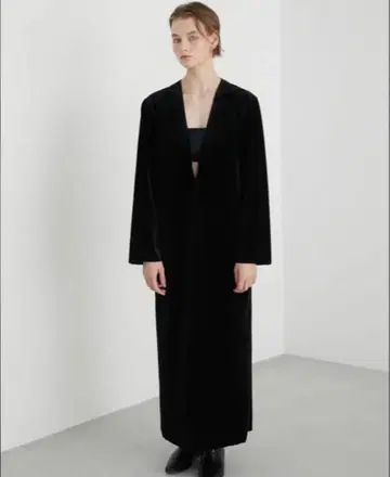 새상품급 LA PEAU DE GEM 벨로아 V넥 원피스 블랙 맥시 슬릿