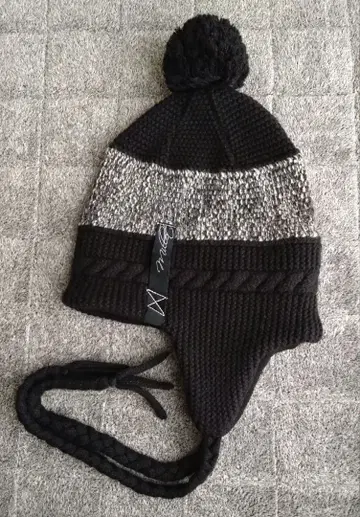 밀레 MILLET 비니 니트 모자 귀마개 블랙 그레이