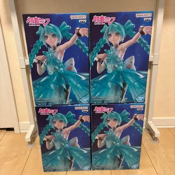 하츠네 미쿠 Clearluxe EmeraldGem 피규어 4세트