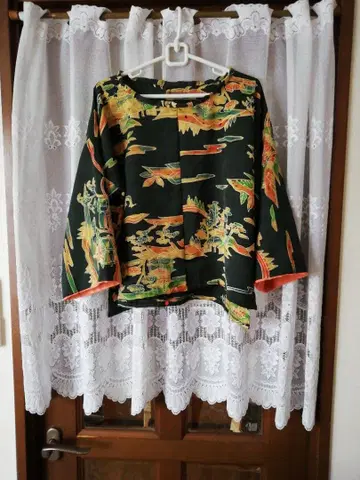 기모노 리메이크 블라우스 (류큐 무늬 홍가타풍) 풍경 무늬 상의