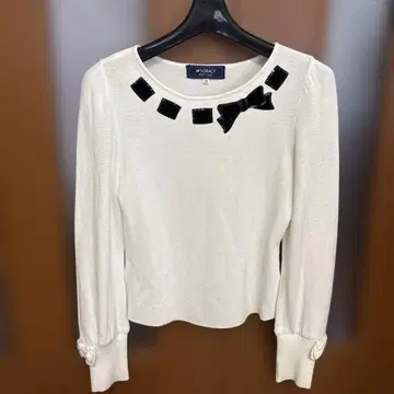 M'S GRACY 화이트 긴팔 니트 38