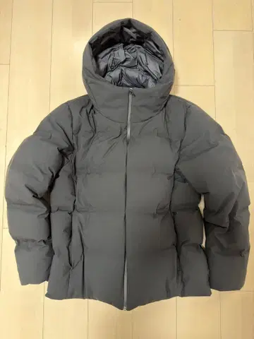 유니클로 심리스 다운 후드티