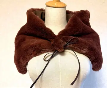 아모르 카프리스 페이크 퍼 티펫