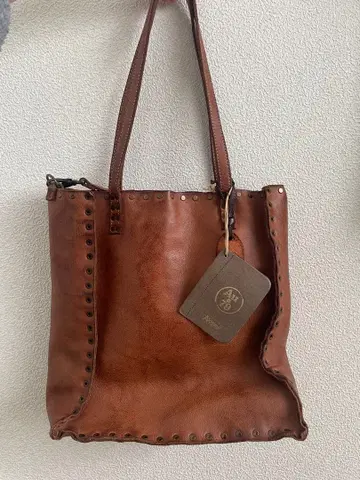 [ 새상품 미사용 ] 알키미아Au79 이탈리아제 본 가죽 토트백 브라운