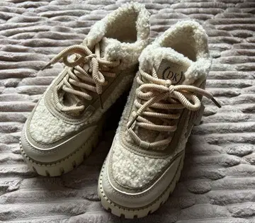 DK 통굽 퍼 스니커즈 베이지