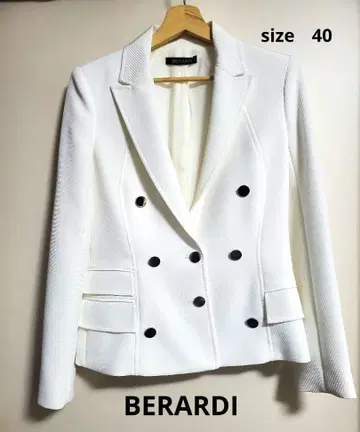 새상품급 BERARDI 화이트 자켓 정가 55000 사이즈 40