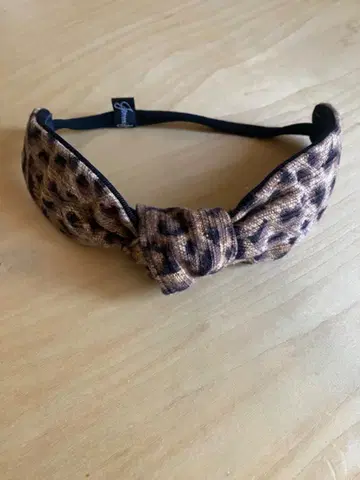 [ 새상품급 ] Jennifer Ouellette 레오파드 무늬 헤어밴드