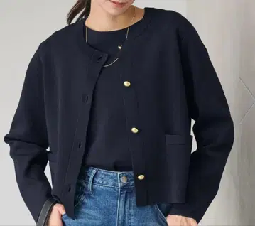 새상품급 그린라벨 폼골드 버튼 노카라 니트 가디건