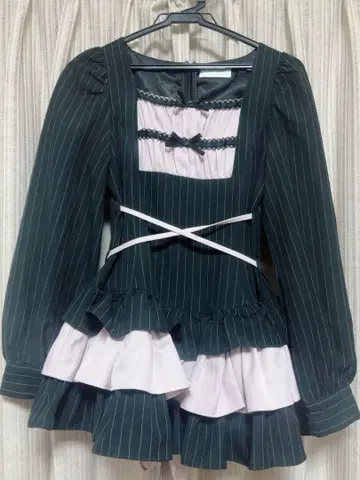 pium 사다리 리본 티어드 셋업 블랙 스트라이프