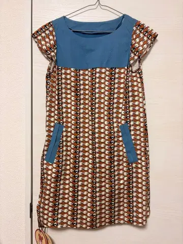 I am I in fact 나비 넥타이 패턴 원피스