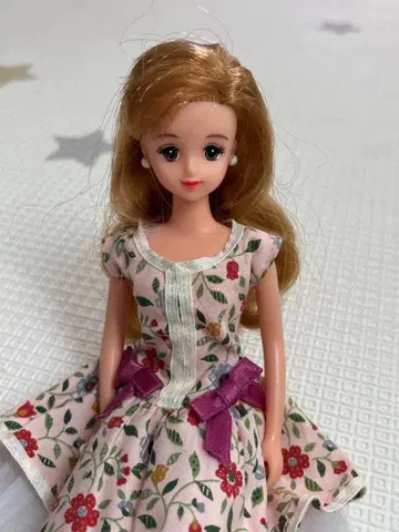 제니 인형 제니 프렌즈 꽃무늬