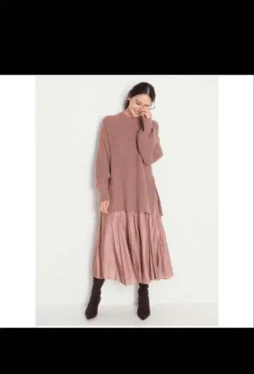 Mila Owen 더스티 핑크 니트와 드레이프감 스커트 셋업