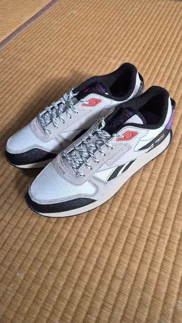 새상품 리복 클래식 레더 윈터라이즈드 (페일 그레이)