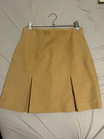 ADAM ET ROPE 박스턱 미니 스커트 베이지 계열 36 사이즈