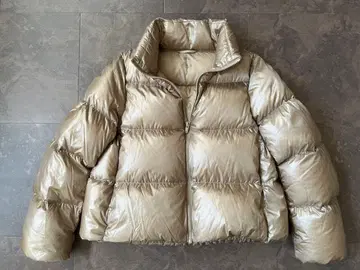 유니클로 울트라 라이트 다운 샤이니 볼륨 자켓 베이지 XS