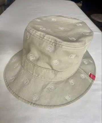 고기 고기 고기 근육맨 모자 자수