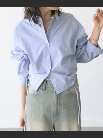 [ 거의 새상품 ] RIVE DROITE 로고 자수 숏 셔츠