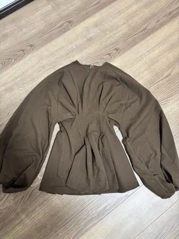 Cla STellaR 브라운 벌룬 슬리브 상의