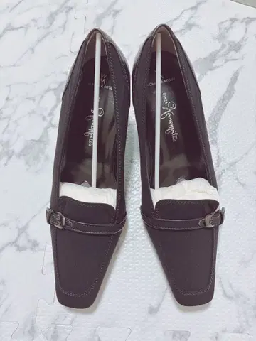 컨디션 최상 카네마츠 블랙 스퀘어 23cm 스웨이드