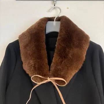 [ 미사용 ] 퍼 티펫 ( 탈부착 카라 )