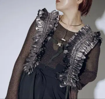 Ezick 멀티 레이어드 2웨이 프릴 하네스 실버