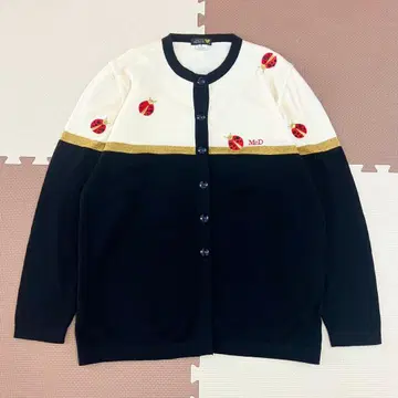 맥다비드 니트 가디건 긴팔 무당벌레 자수 큐빅