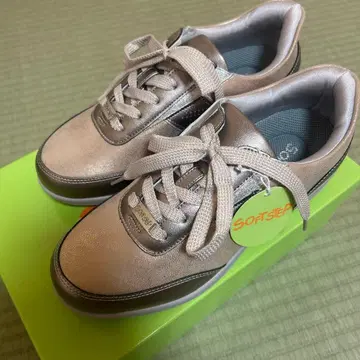 SoftStep 골드 계열 스니커즈 23.0