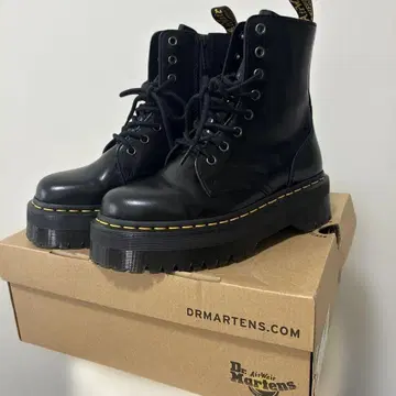 컨디션 최상 Dr. Martens 블랙 JADON 8홀 부츠 박스 포함