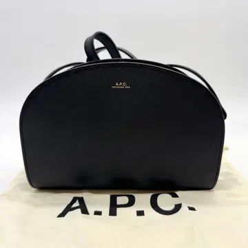 미사용 새상품 A.P.C. 숄더백 DEMI LUNE 하프문