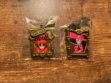 해즈빈 호텔 메탈 키링 알래스터, 로지