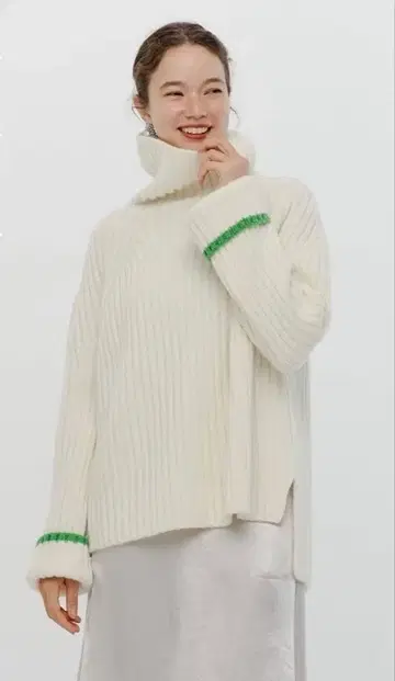 (미사용) yori 홀가먼트 침니 니트