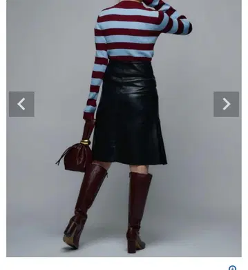 블랙 가죽 플레어 스커트