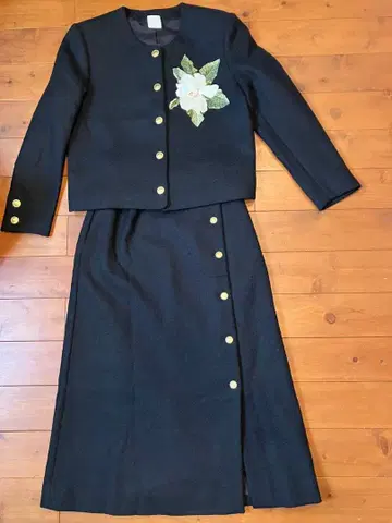 새상품급 카네코 이사오 수트 골드 버튼 자수