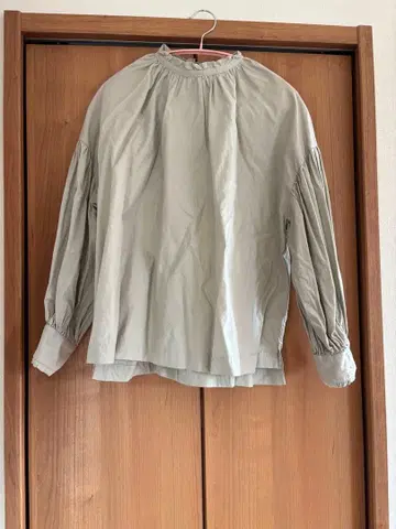 휴일과 시 긴팔 셔츠