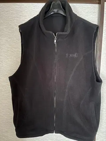 BlessU 블랙 베스트 M 사이즈