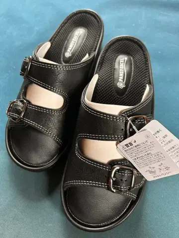 PANSY EXCEL 버클 샌들 블랙