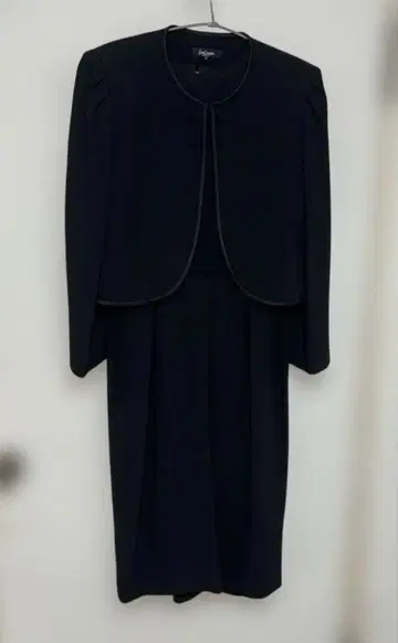 블랙 원피스 수트 (자켓 포함)