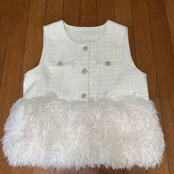 LiLirena 리리레나 화이트 퍼 베스트 슬리브리스