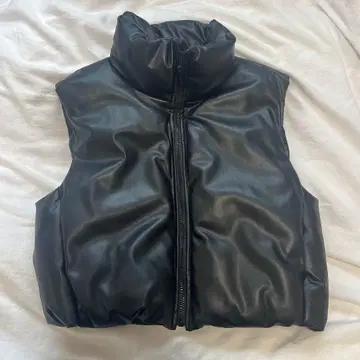 ZARA 가죽 베스트